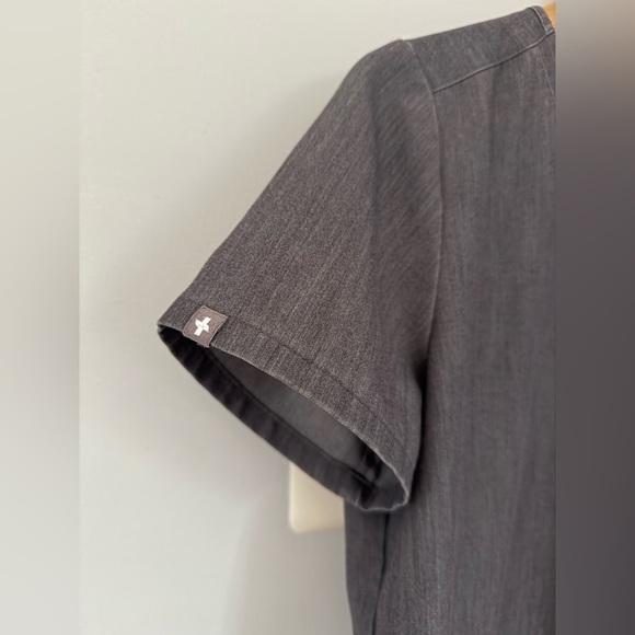 Figs Casma Three-Pocket Scrub Top | Size S - Picture 3 of 10